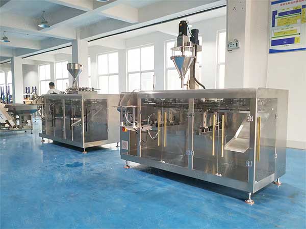 全自动立式一级大香蕉黄片与给袋式一级大香蕉黄片选型是根据其生产实际情况决定的